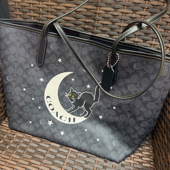 NWT Coach City Tote In Signature Canvas With Halloween New CW451 - Picture 1 of 8